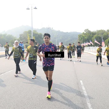 Runner Photo 6912188