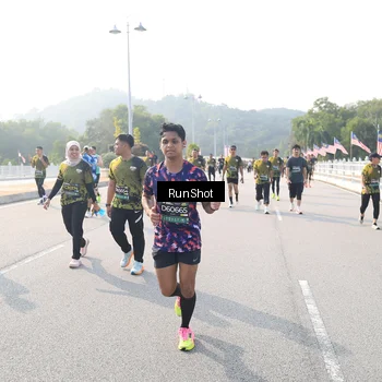 Runner Photo 6912189