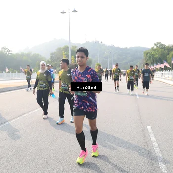 Runner Photo 6912199