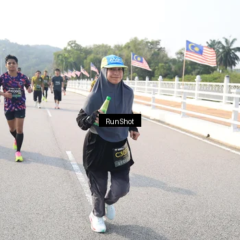 Runner Photo 6912212