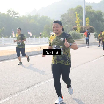 Runner Photo 6912303