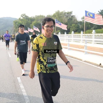 Runner Photo 6912367