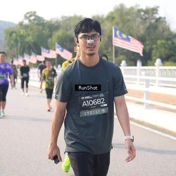 Runner Photo 6912389