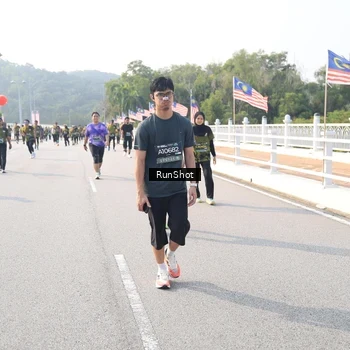 Runner Photo 6912391