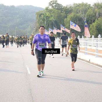 Runner Photo 6912412
