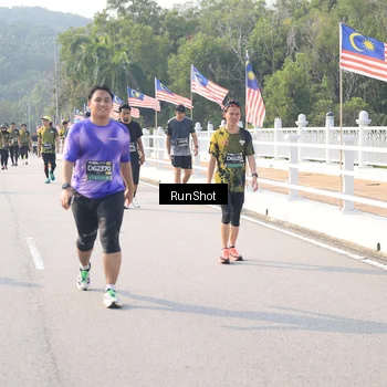 Runner Photo 6912438