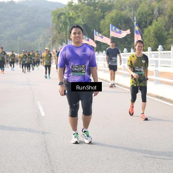 Runner Photo 6912452