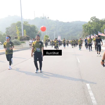 Runner Photo 6912486