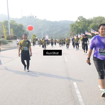 Runner Photo 6912488