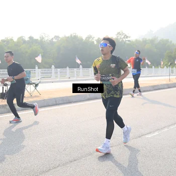Runner Photo 6912534
