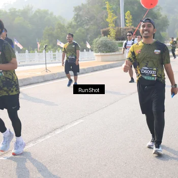 Runner Photo 6912552