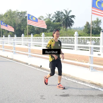 Runner Photo 6912595