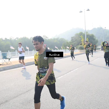 Runner Photo 6912630