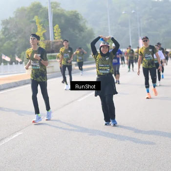 Runner Photo 6912636