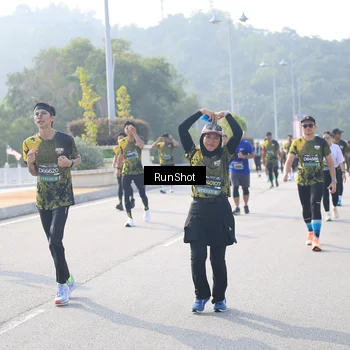 Runner Photo 6912643