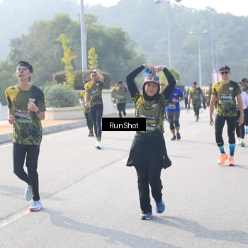 Runner Photo 6912653