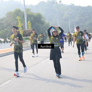Runner Photo 6912665