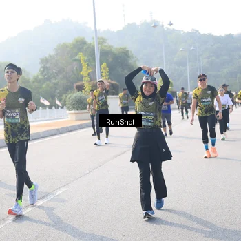 Runner Photo 6912668