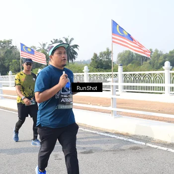 Runner Photo 6912670