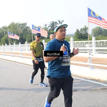 Runner Photo 6912681