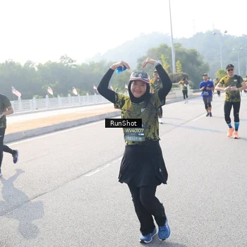 Runner Photo 6912693