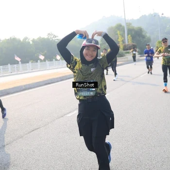 Runner Photo 6912703