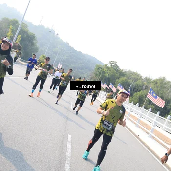 Runner Photo 6912710