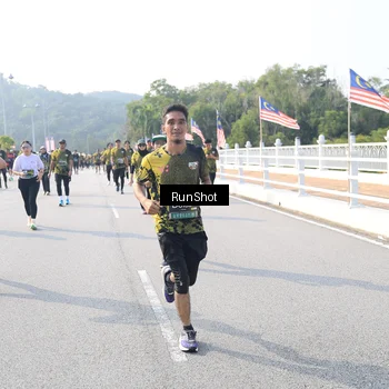 Runner Photo 6912734