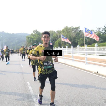 Runner Photo 6912742