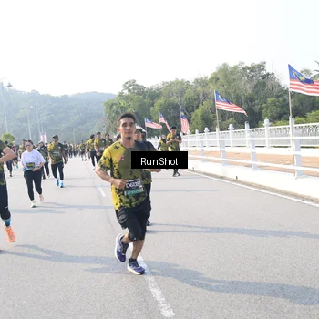 Runner Photo 6912750