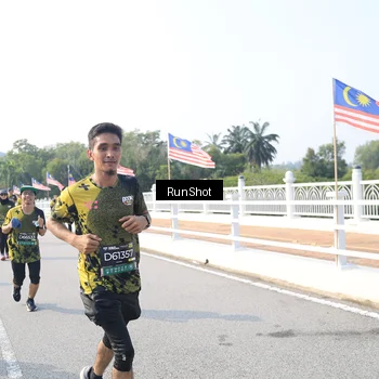 Runner Photo 6912756