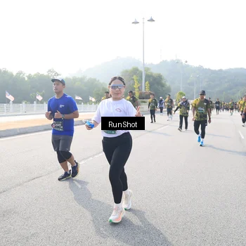 Runner Photo 6912842