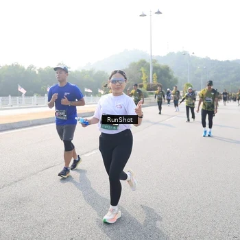 Runner Photo 6912865