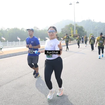 Runner Photo 6912869