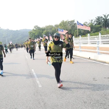 Runner Photo 6912901