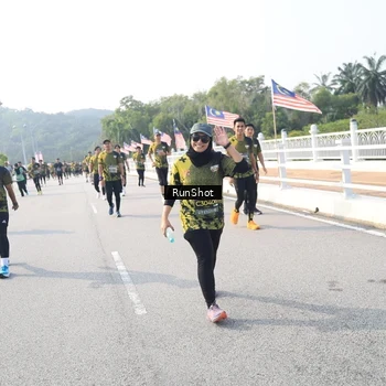 Runner Photo 6912904