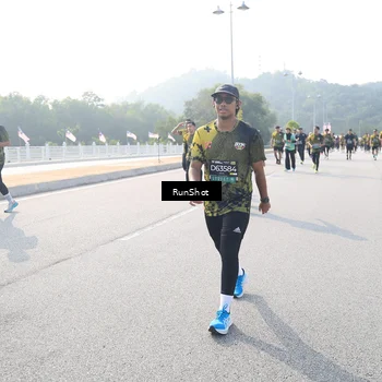 Runner Photo 6912949
