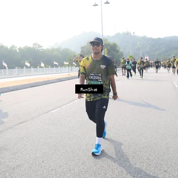 Runner Photo 6912950