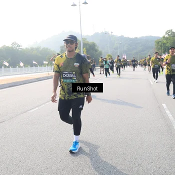 Runner Photo 6912957