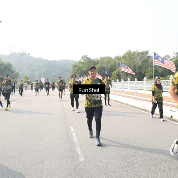 Runner Photo 6912997