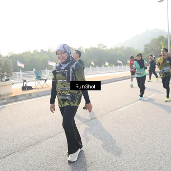 Runner Photo 6913027