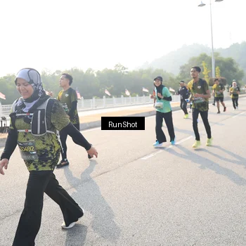 Runner Photo 6913045