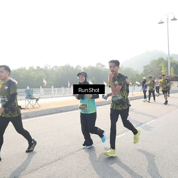 Runner Photo 6913057