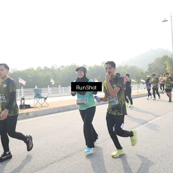 Runner Photo 6913063