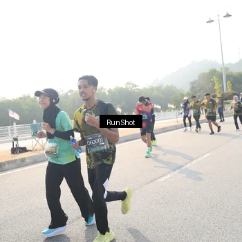 Runner Photo 6913075