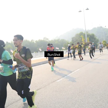 Runner Photo 6913077