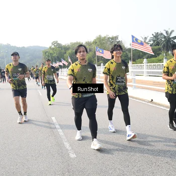 Runner Photo 6913081