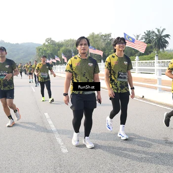 Runner Photo 6913101