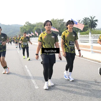 Runner Photo 6913102