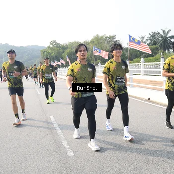 Runner Photo 6913117